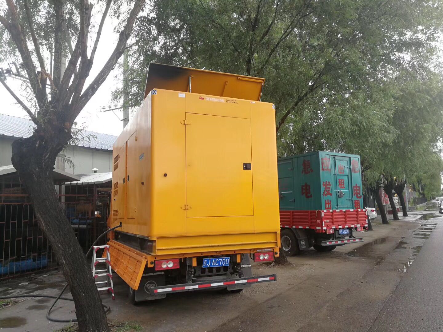 大雨致使多地突發(fā)停電，兩臺發(fā)電車通州應(yīng)急供電中